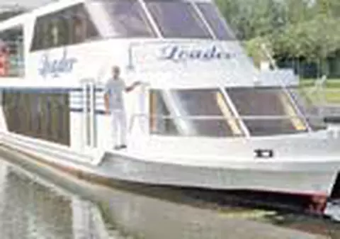 600 de euro ca sa petreci o ora si jumatate pe iahtul familiei Tofan