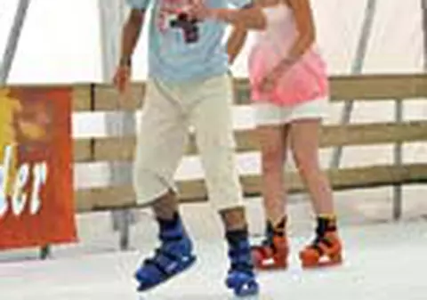 Patinoar in statiunea Mamaia