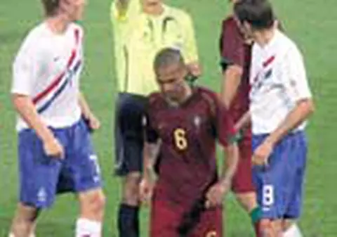 'Cartonas' Ivanov arbitreaza la Liège