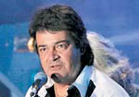 Romcescu, ajutat de politisti sa-si deblocheze masina