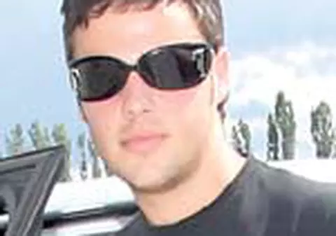 Furbo a debutat cu un accident de masina