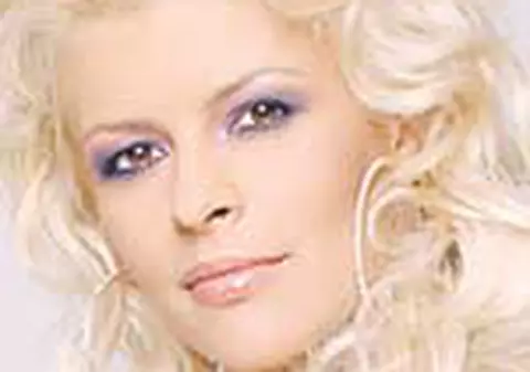 Sanda Ladosi va fi mamica