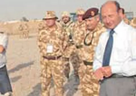 Basescu se bate cu ministrul apararii
