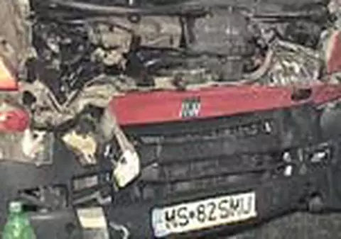 Un Tir a intrat in  doua Salvari
