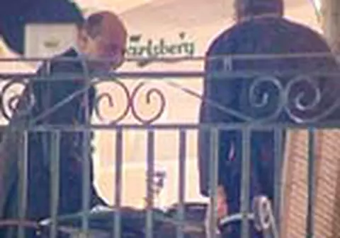 Basescu, in 'pelerinaj' prin carciumi 