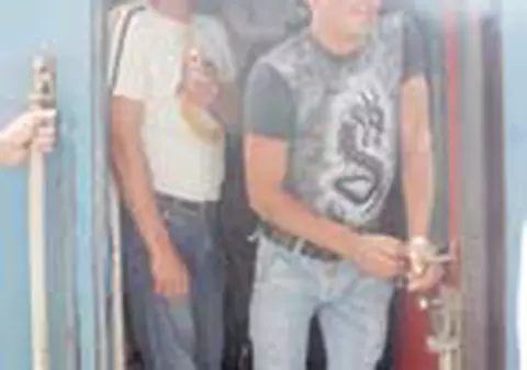 Tinerii forteaza amenzile: 20 de ore de munca