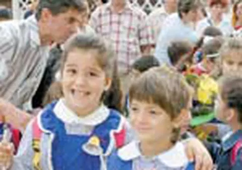 Scoala incepe maine fara profesori in careu