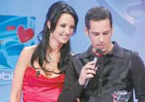 Si-au cumparat din Hawaii verighetele