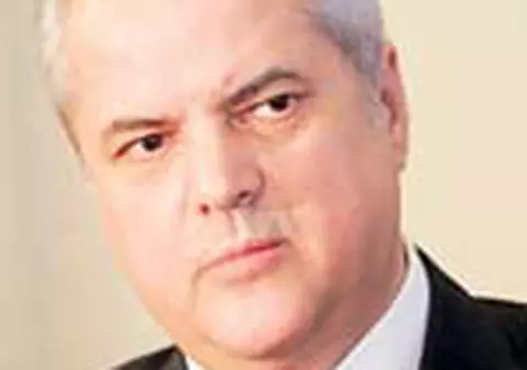 Adrian Nastase nu pleaca din PSD