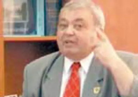 Primar somat sa intre in concediu