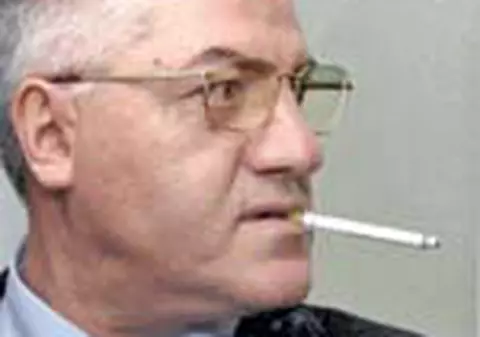 Mitica ii urecheaza pe Becali si Radoi