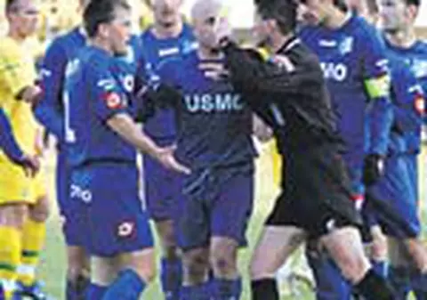 'Nu ne-a lasat sa jucam'