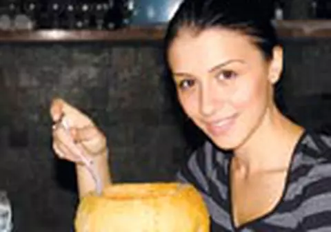 Betty de la Etnic adora ciorba-n paine