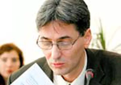 Politicianul de 18.000 euro/luna