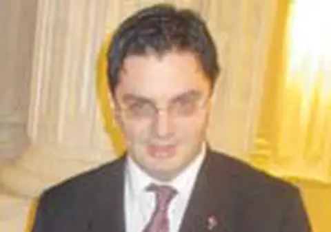 Portofelele politicienilor, la control!