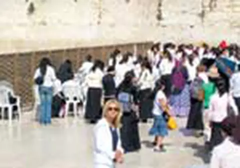 S-a recules la locurile sfinte