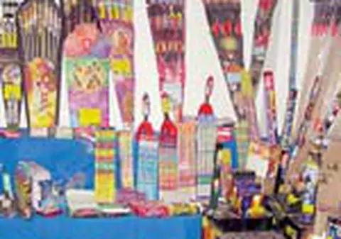 Chinezi prinsi cu 60 de kilograme de materiale pirotehnice interzise