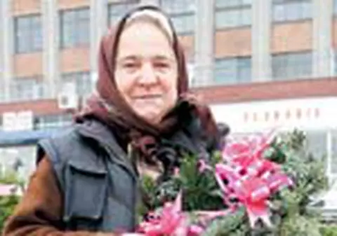 300 de lei bradul de import si 3 lei coronita