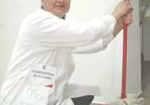 Femeile de serviciu invata Constitutia