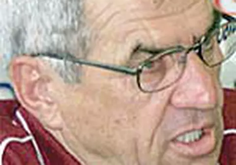 'Hizo e o nulitate, a facut numai blaturi'