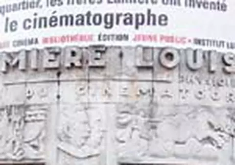 In orasul primului film
