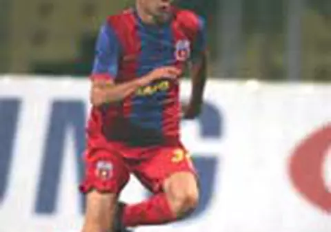 Fiorentina il vaneaza pe Ochirosii