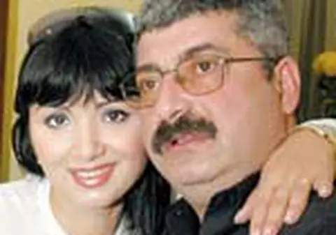 Si-au facut cadouri de cate 10.000 $