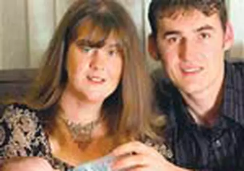 S-a casatorit cu fiul adoptiv