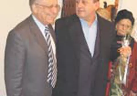 Iliescu s-a pupat cu Iliescu 