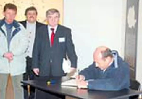 Basescu a primit un CD anti-premier