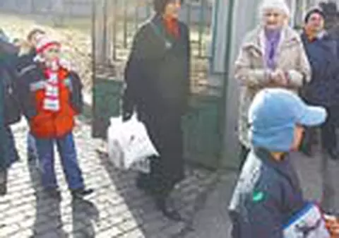 500 de elevi dati afara din scoala