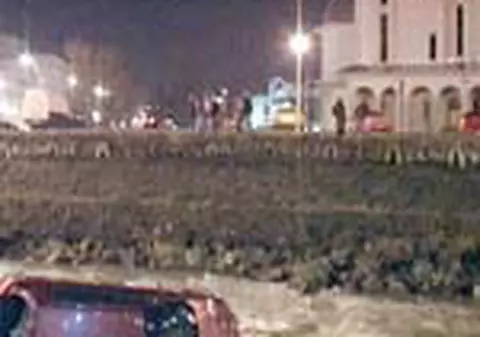 A plonjat cu masina de doua ori in rauri diferite