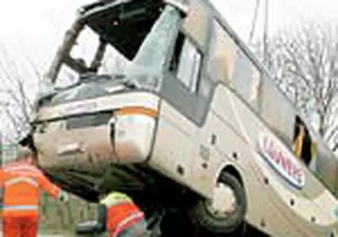 Un autocar cu 40 de turisti belgieni s-a rasturnat in sudul Bavariei