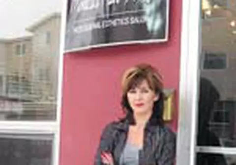 I-a aranjat barba lui Kenny Rogers