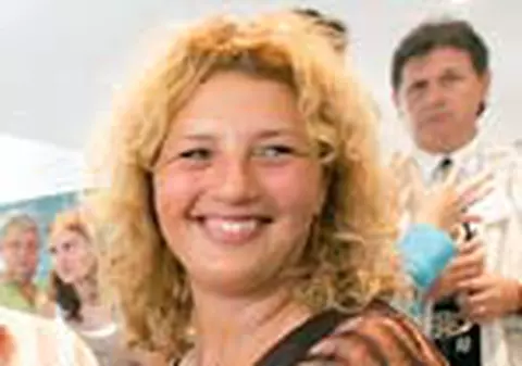 Roko ,o consoleaza, pe Ioana dupa divort