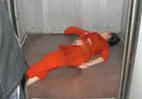 Liftul a rupt-o in doua