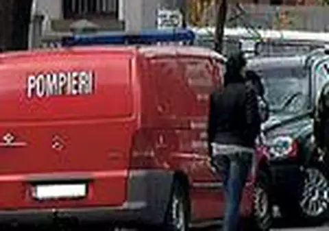 O femeie a fost accidentata de o masina a pompierilor