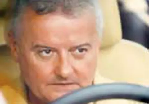 Columbeanu a pus ochii pe un Rolls Royce decapotabil