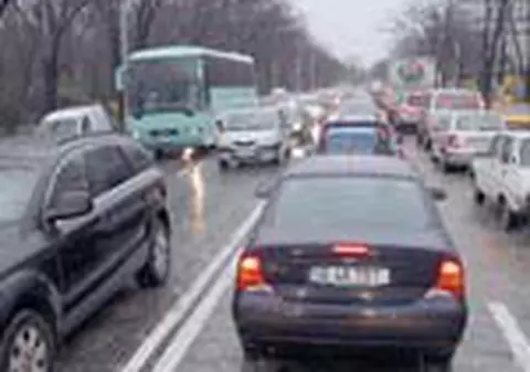 Capitala, blocata de prima ploaie 