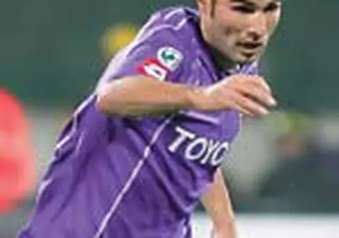 'Adi, ajuta-ne cu un sediu!'