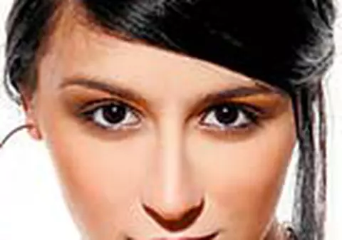 Betty de la Etnic merge la 'bai' de Paste