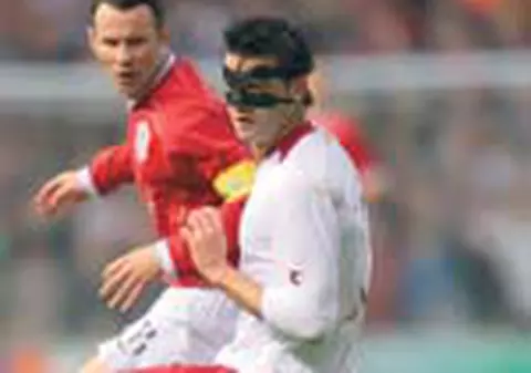 Chivu strivit: Manchester 7 - AS Roma 1