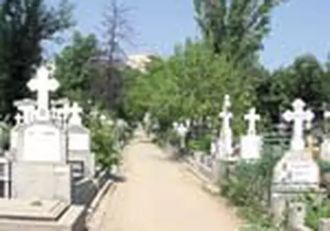 Au stat in cavou 4 ani