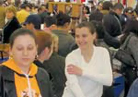 'Astept de o ora la rand!'