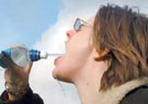 Cum pot fi depasite crizele de rinichi