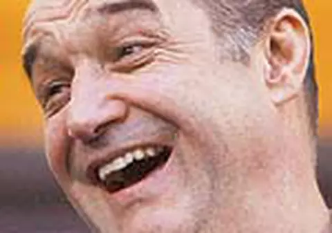 Gigi Becali isi ia avion Boeing 737