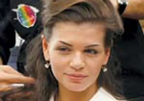 O copiaza pe Angelina