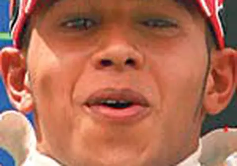 Debutantul Hamilton, lider in F1