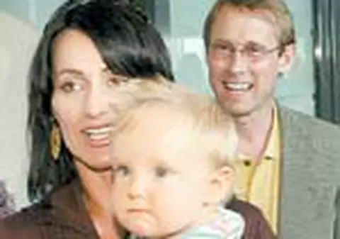 Dylan Paul are propriul pasaport