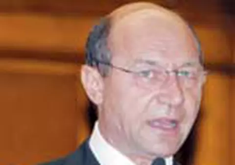 Basescu solicita anticipate